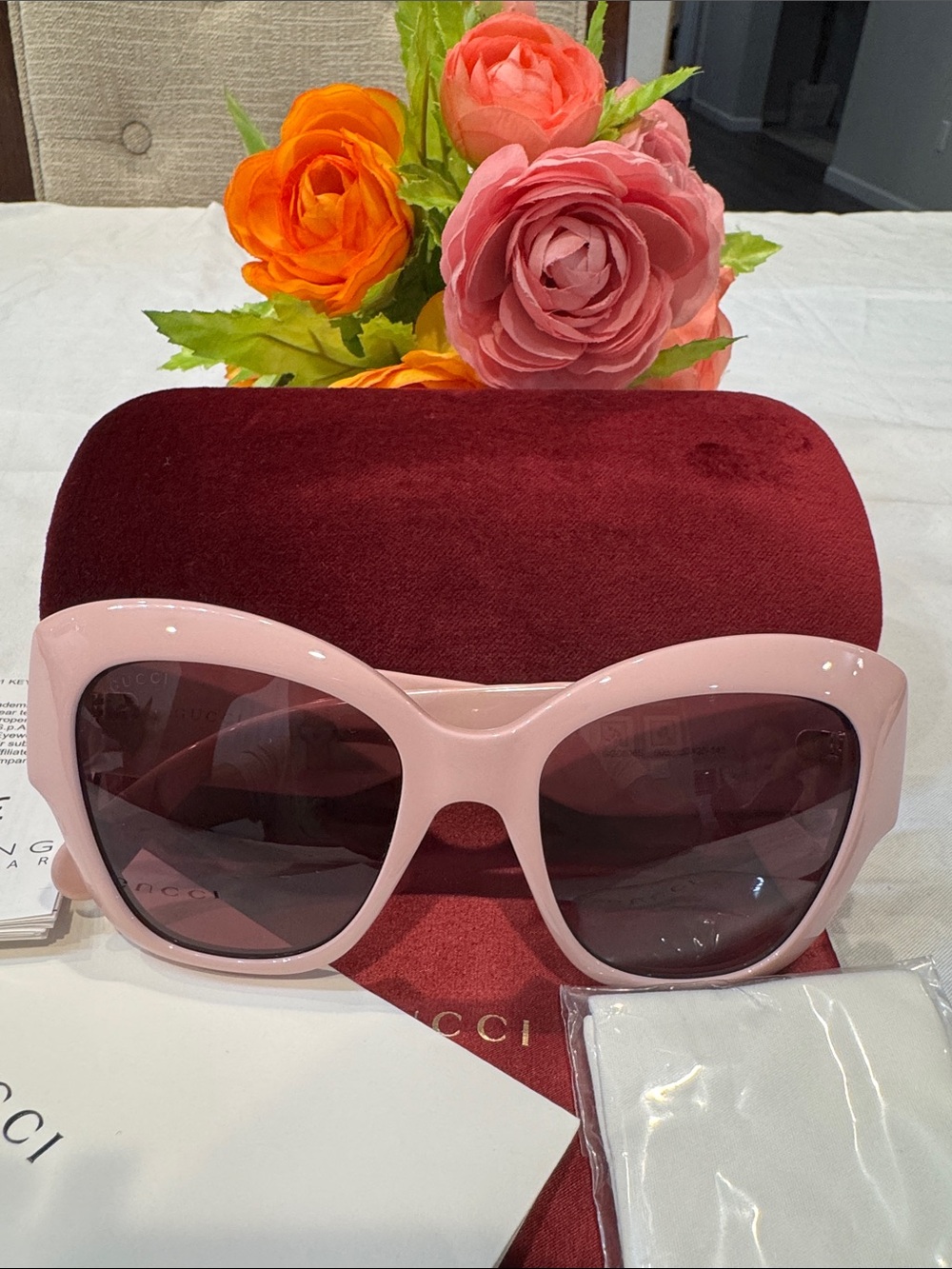 Authentic Gucci Light Pink GG Logo Chunky Frame Sunglasses - Picture 3 of 13
